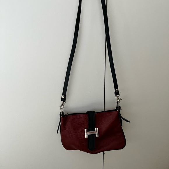 Cute burgundy purse with two adjustable strap options ❤️🤎 - Picture 2 of 4